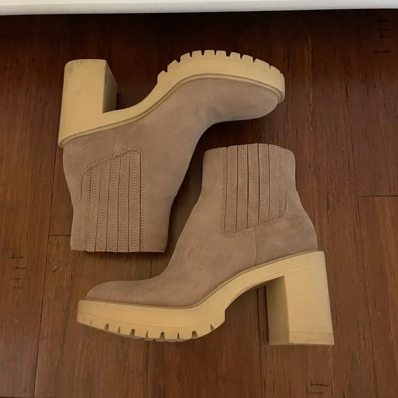 Dolce Vita Caster H2O Bootie - Picture 4 of 8